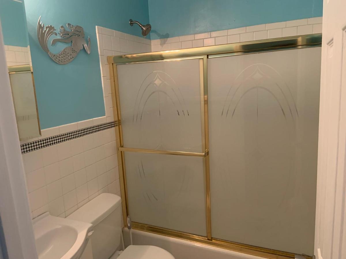 Cheerful Two Bedroom House 1.5 Miles From Beach. 미를 비치 외부 사진