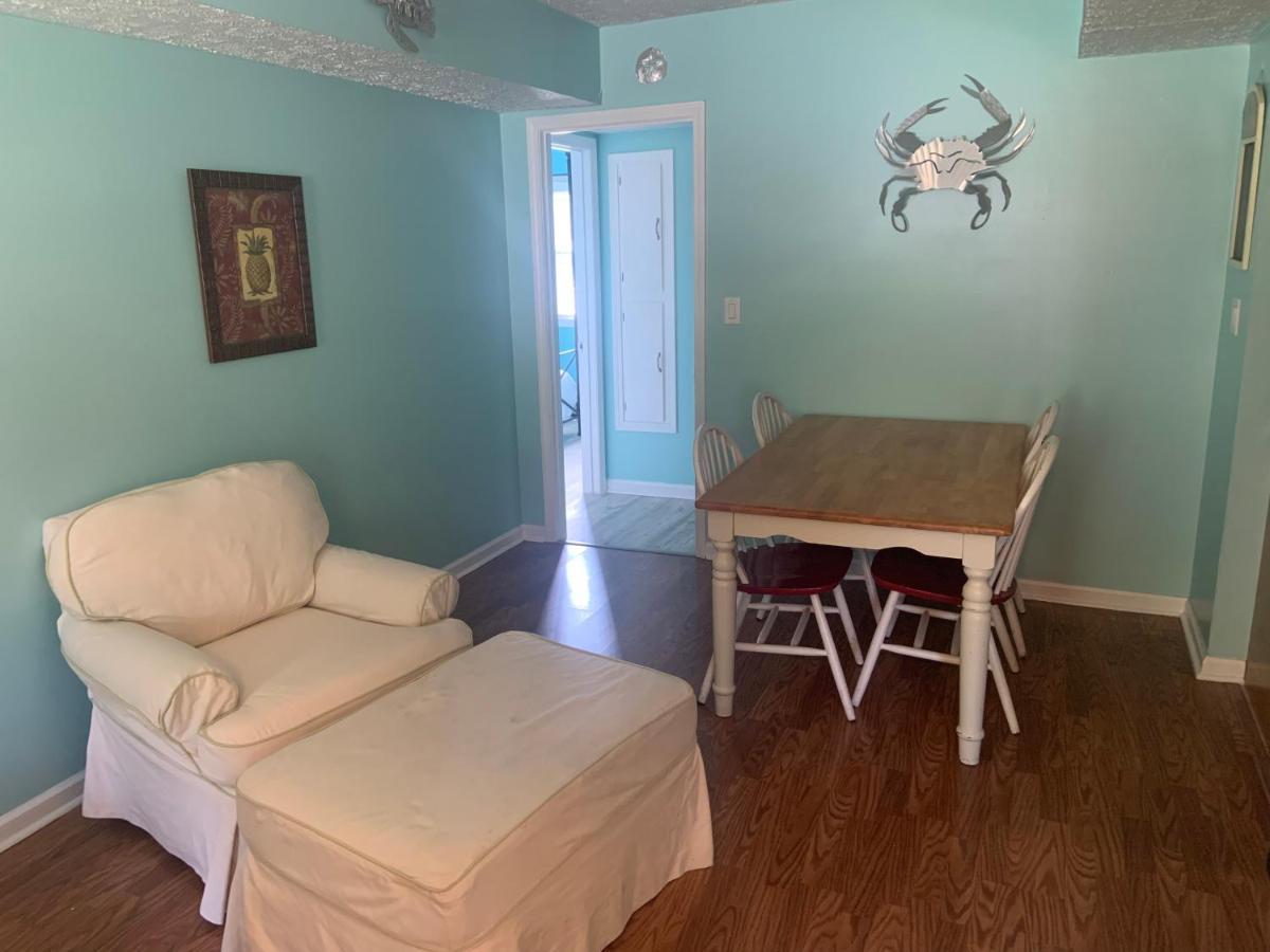 Cheerful Two Bedroom House 1.5 Miles From Beach. 미를 비치 외부 사진