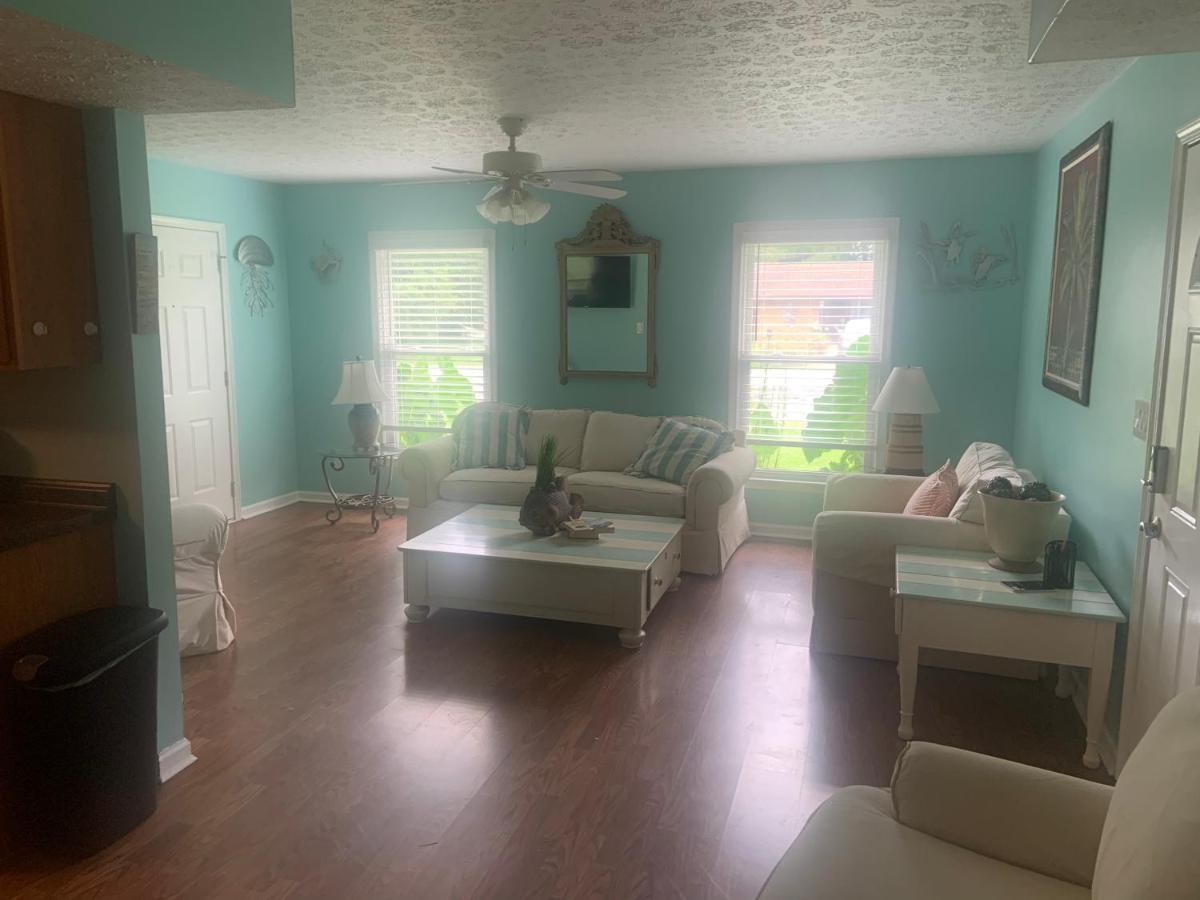 Cheerful Two Bedroom House 1.5 Miles From Beach. 미를 비치 외부 사진